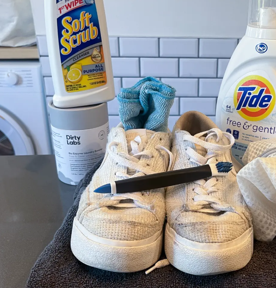 How to Keep Your Sneakers Clean Like a Pro