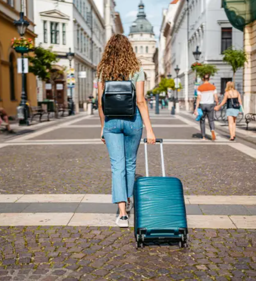 15 Travel Fashion Hacks Every Traveler Should Know