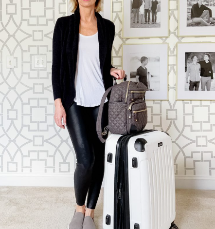 Top 10 Comfortable and Stylish Outfits for Long-Haul Flights