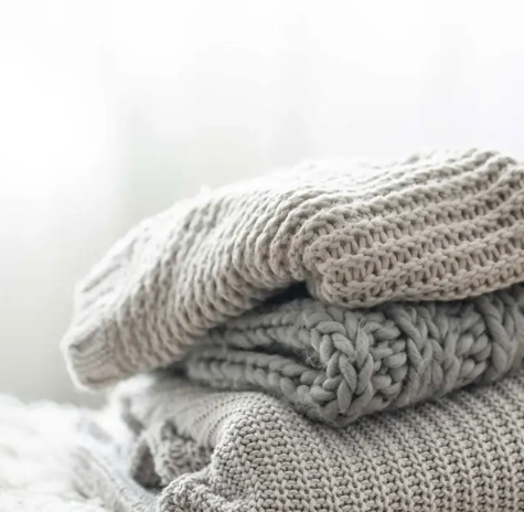 How to Store Knitwear Properly: Prevent Stretching and Distortion