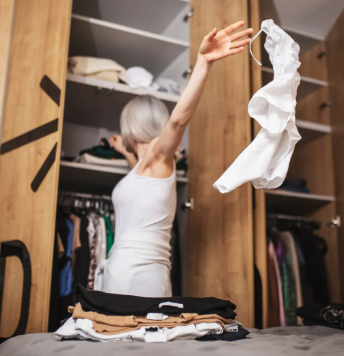 Building a Sustainable Capsule Wardrobe: Embrace Minimalism with Quality