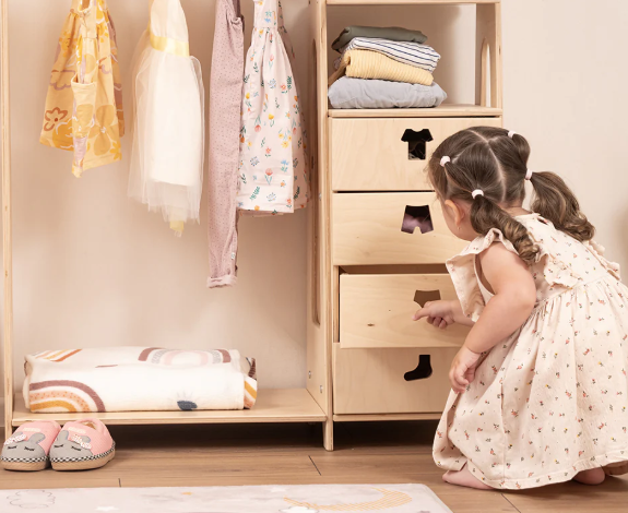 Efficient Ways to Manage Your Child’s Growing Wardrobe